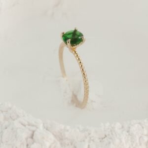 ANILLO SOLITARIO ESMERALDA TALLADO