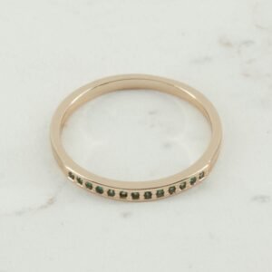 ANILLO LINEA CIRCONES ESMERALDA